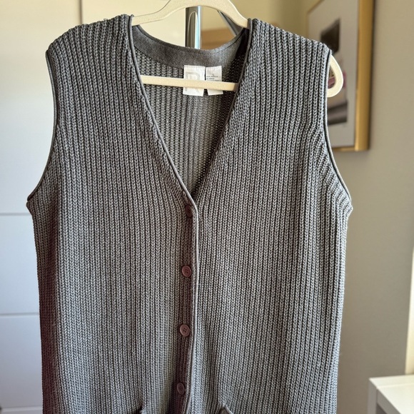 Roaman’s Gray Sleeveless Sweater Vest with Pockets Size Large - Picture 4 of 6